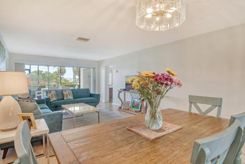 Crescent Royale Condominiums 106 — 4-Star Luxury Hotel in Siesta Key, United States