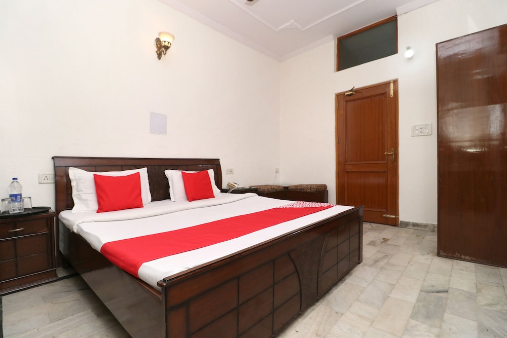 OYO 30237 Hotel Singh’s 11 in Mohali, India