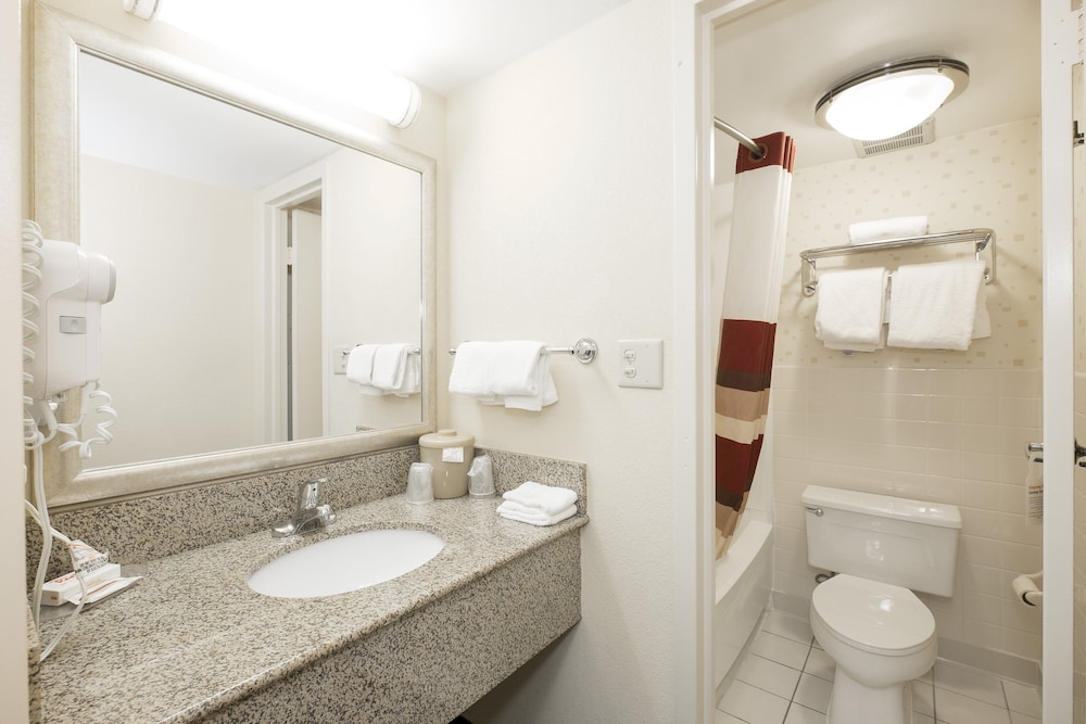 Red Roof Inn Annapolis - photo 24