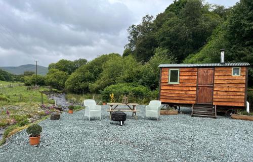 Berwyn Shepherds Hut in Wrexham, United Kingdom