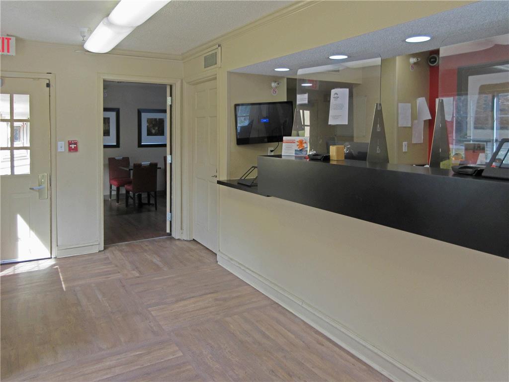 Suburban Studios Raleigh Crabtree Valley - photo 6