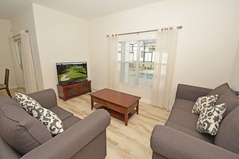 4BR 3BA Townhome in ChampionsGate — 4-Star Luxury Hotel in Davenport, United States