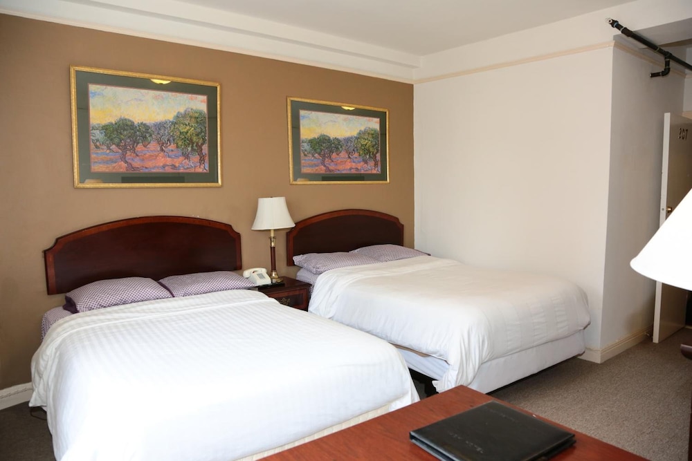 Nash Hotel - photo 8