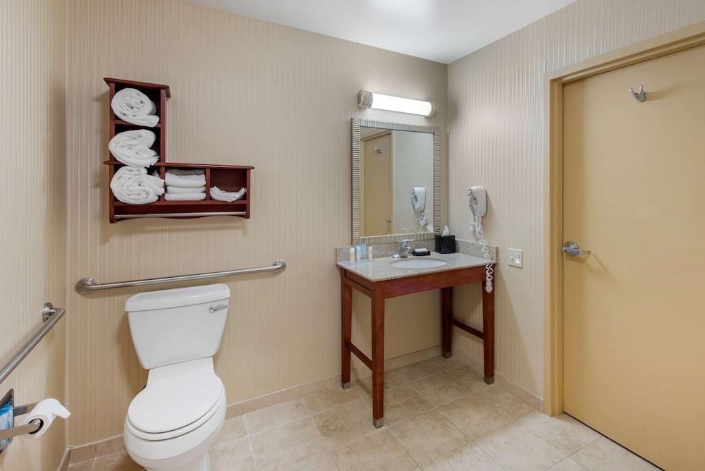 Hampton Inn & Suites Arcata - photo 41