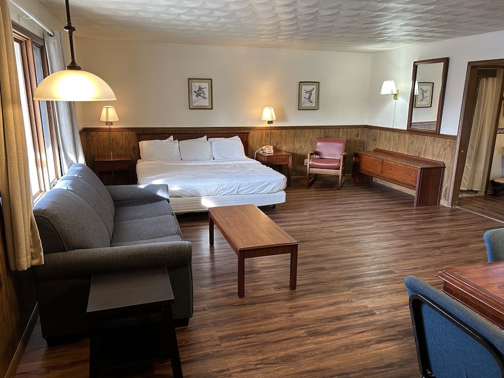 Valley Inn and Suites - photo 20