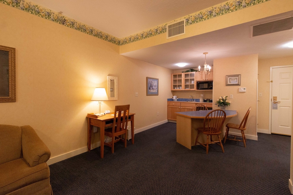 Essenhaus Inn & Conference Center - photo 36