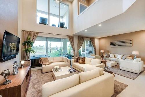 Super Close to Disney Magic Stays — 4-Star Luxury Hotel in Orlando, United States