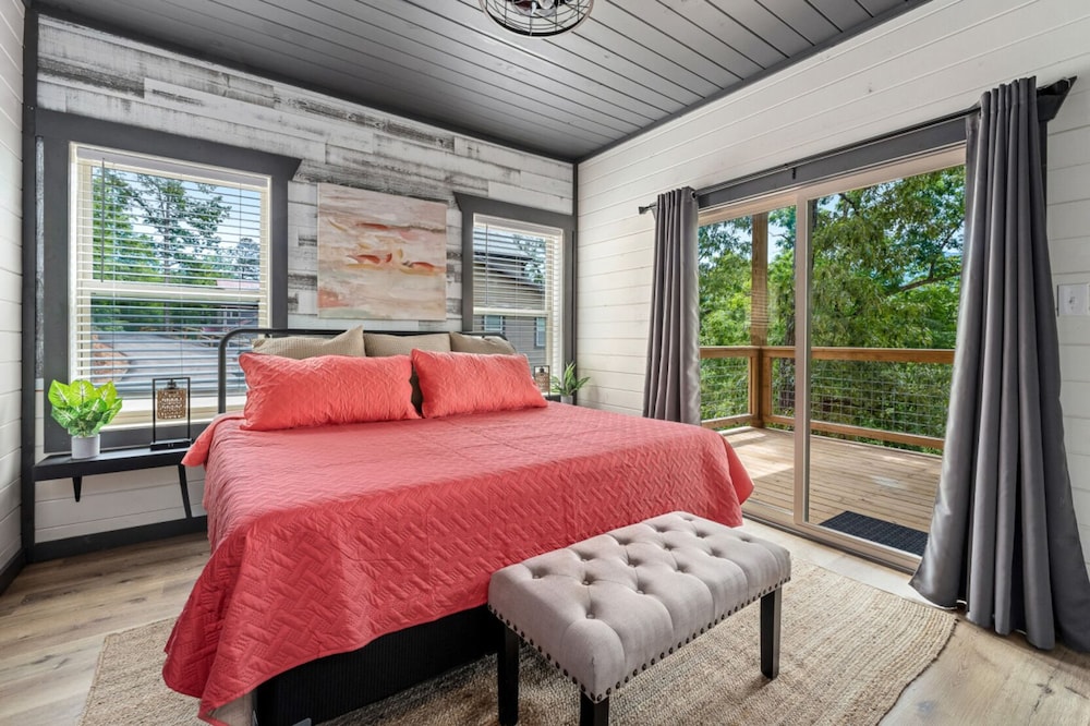 Sweet Escape By Ghosal Luxury Lodging - photo 15
