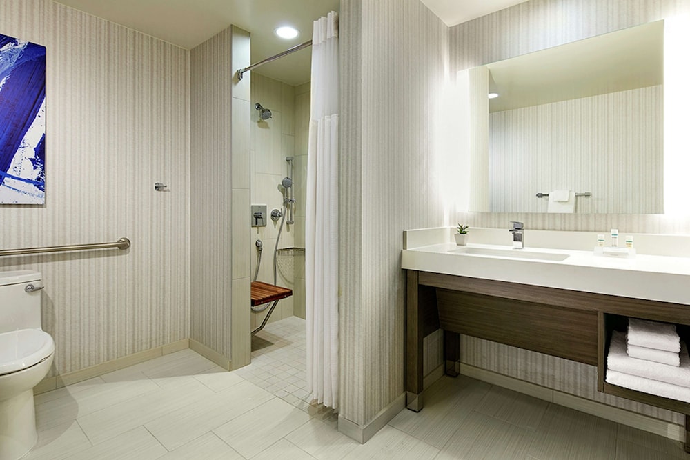 Hilton Garden Inn San Diego Downtown Bayside - photo 15