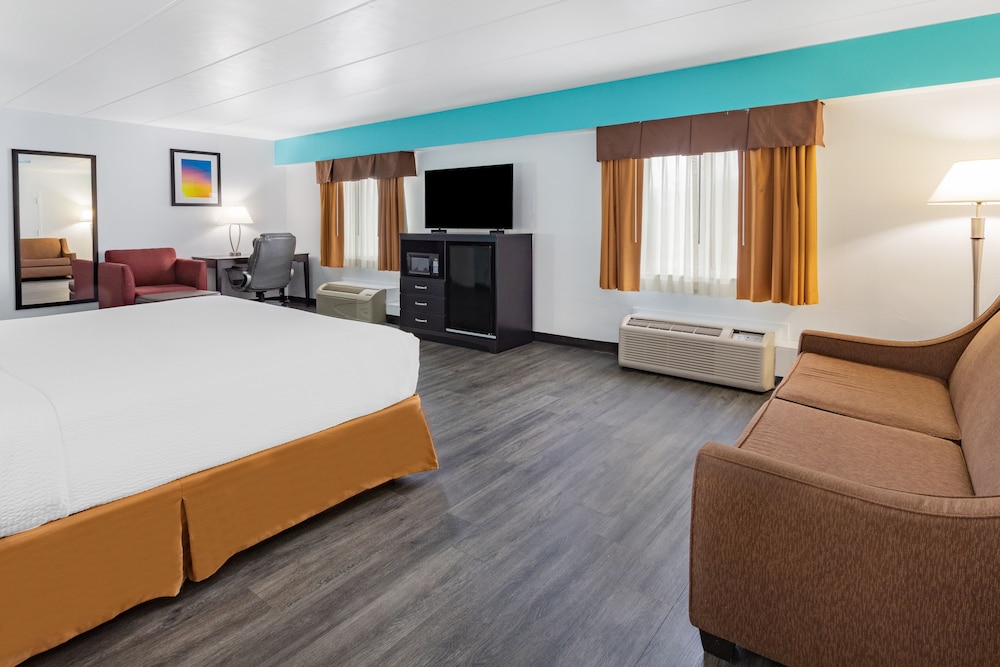 Travelodge by Wyndham Livonia Canton Novi Detroit Area - photo 8