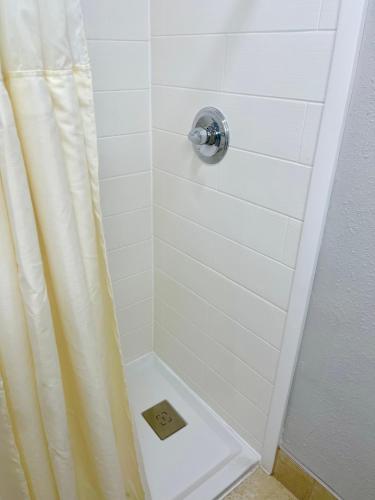 Bradbury Inn - photo 13