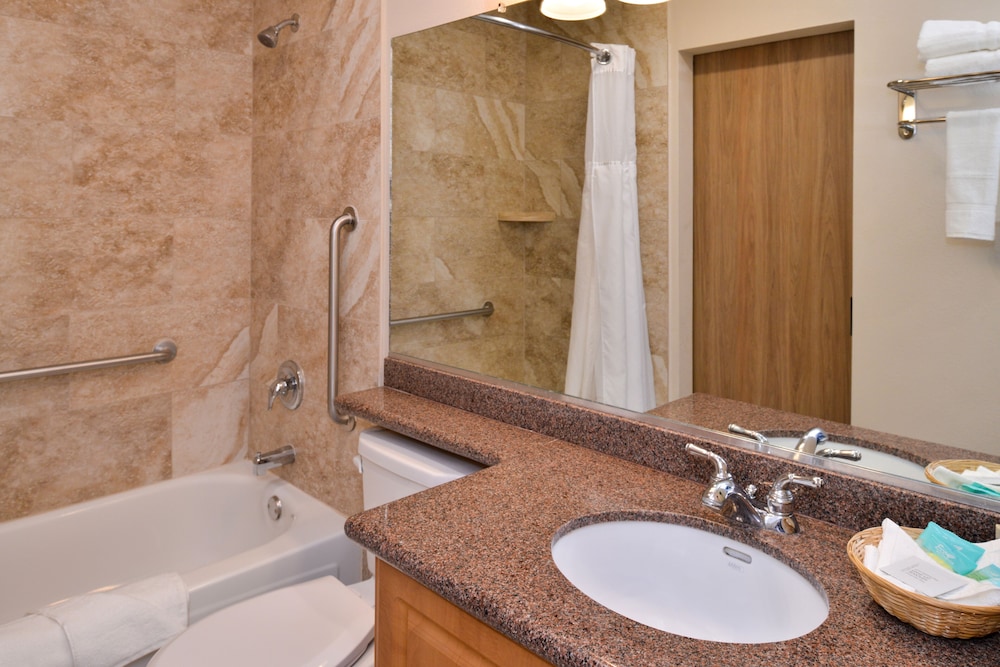 La Fuente Inn & Suites - photo 22