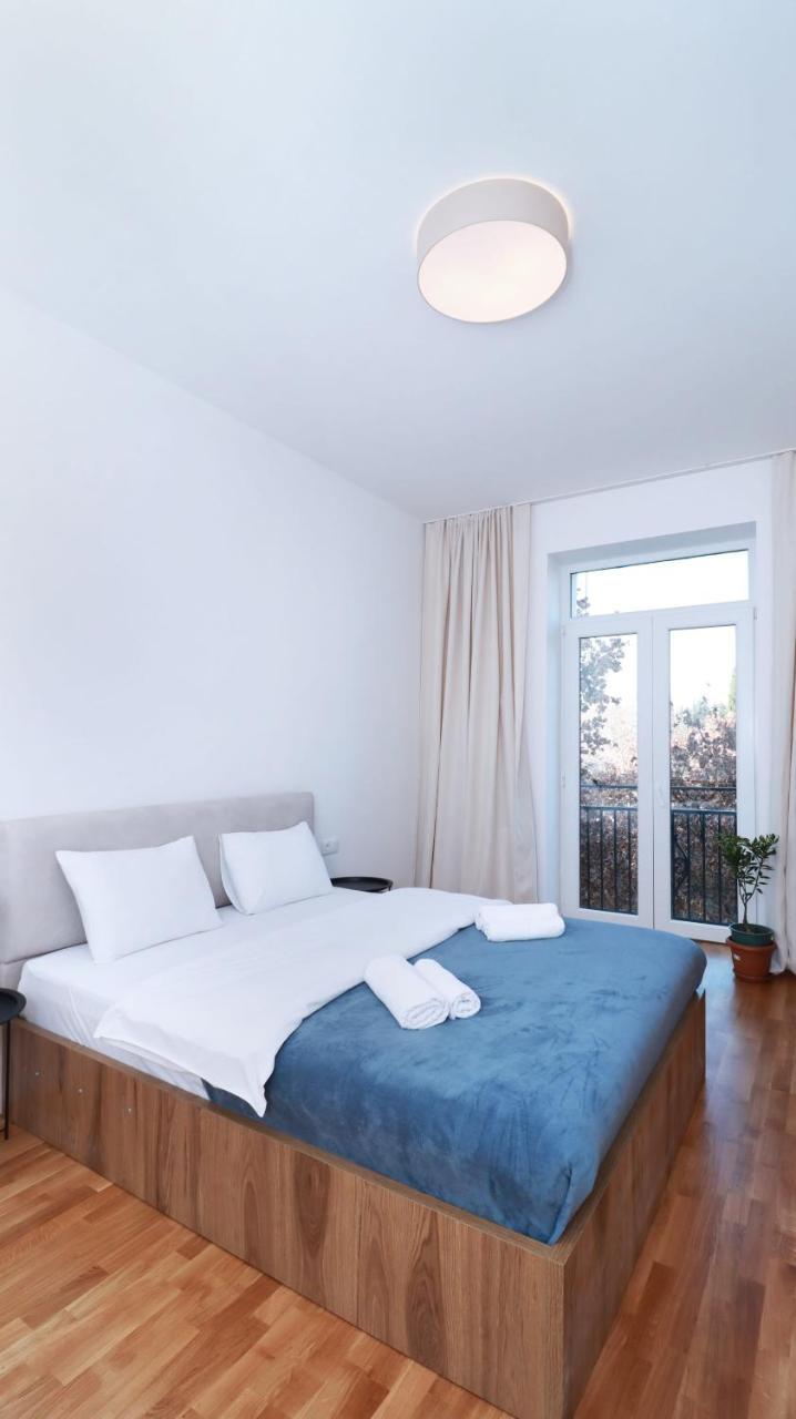 Stylish & Authentic 2BR Retreat in Central Tbilisi Wehost