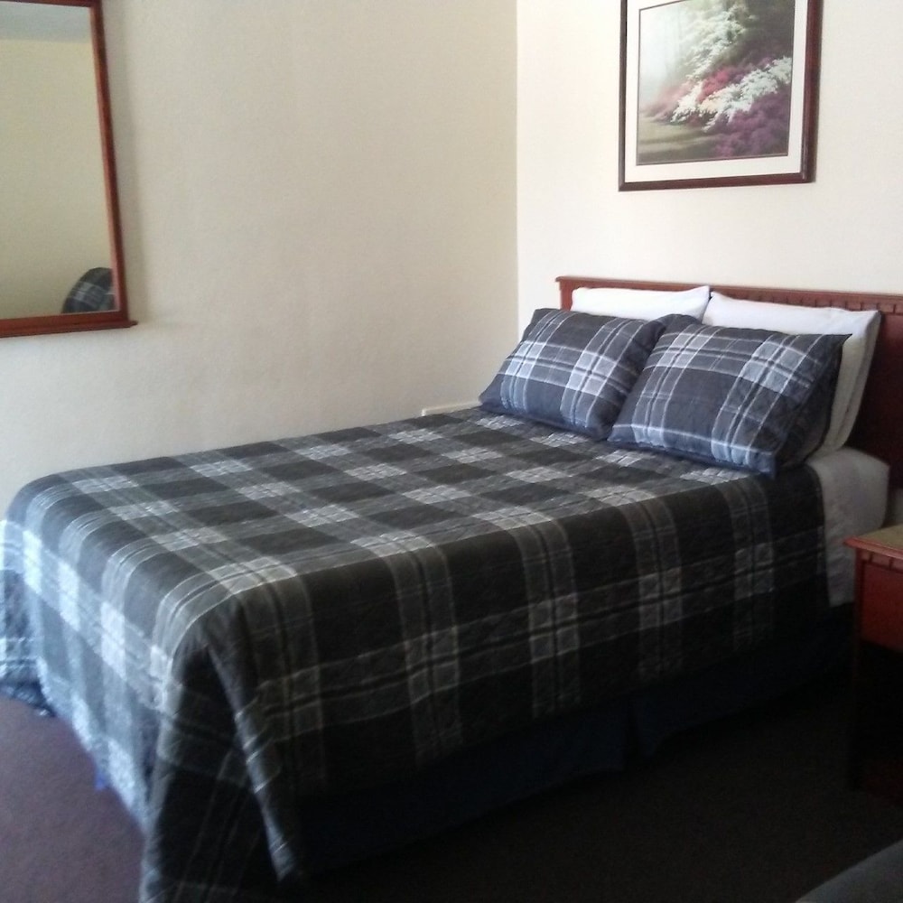 Windsor Crossroads Motel - carbon neutral hotel in Windsor