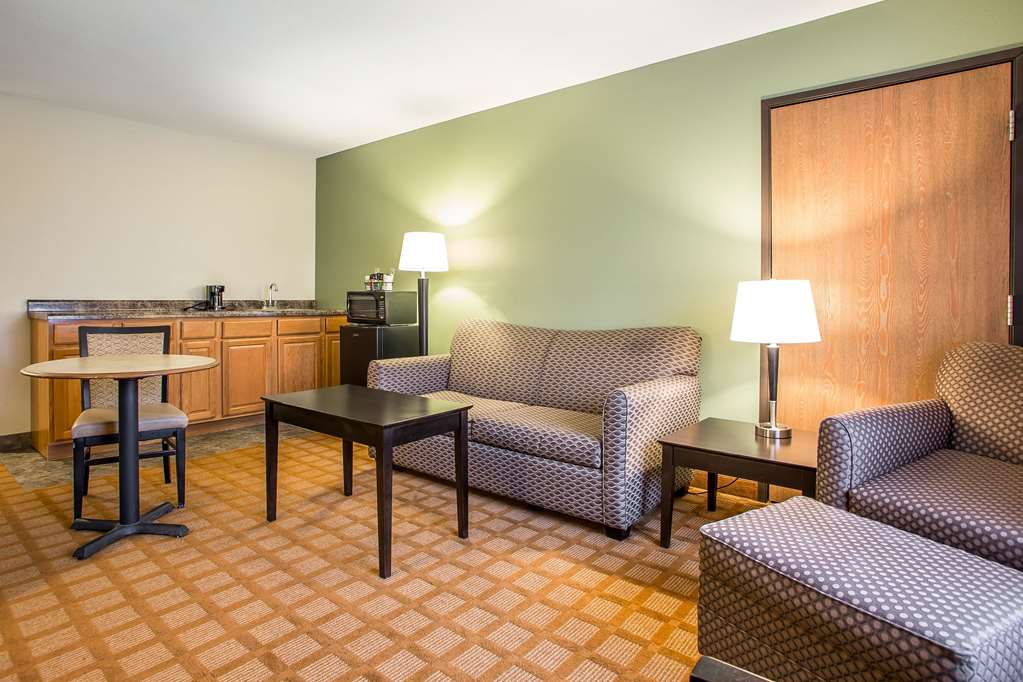 Quality Inn & Suites Marinette - photo 41