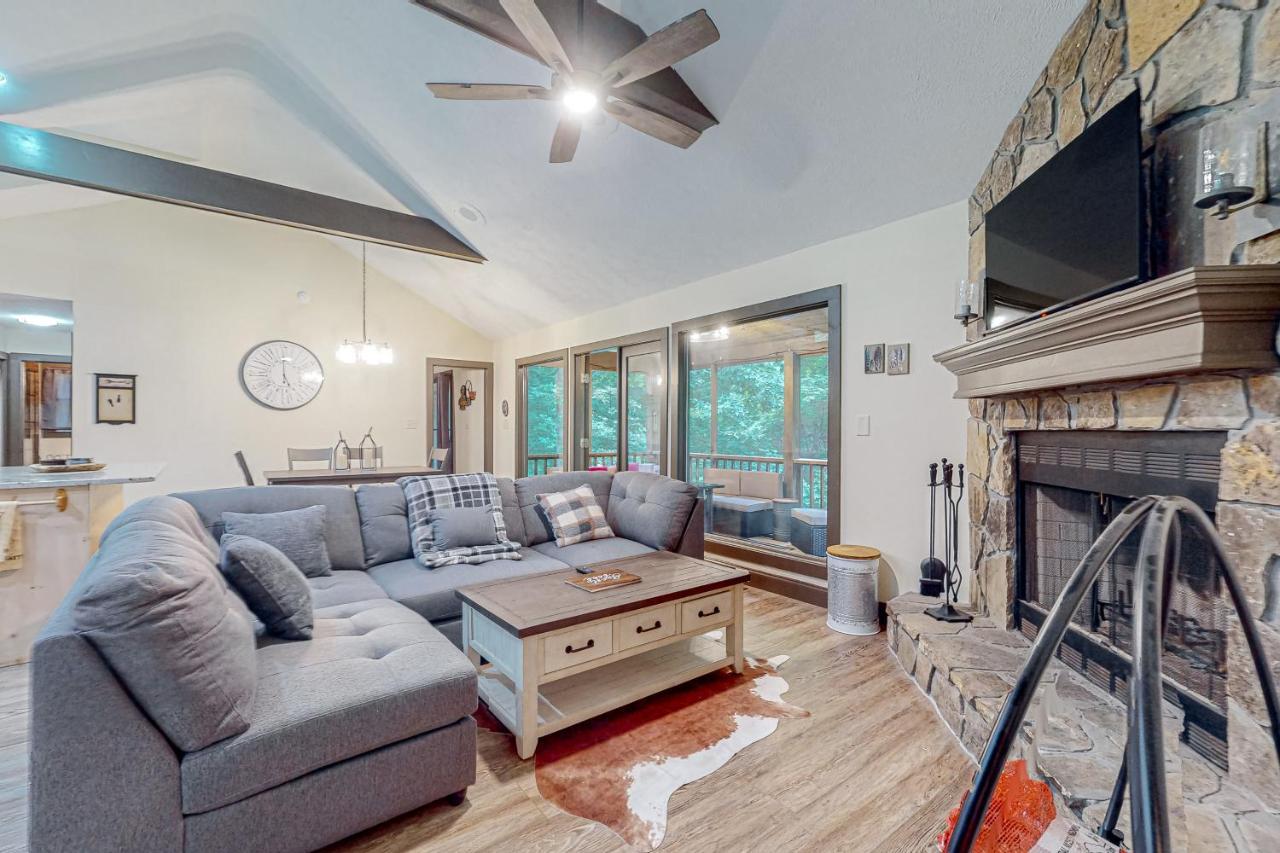 Creekside Getaway in Young Harris, United States