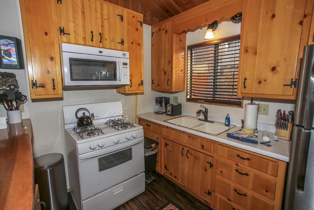 The Cuddle Inn — Big Bear Lake — photo 5