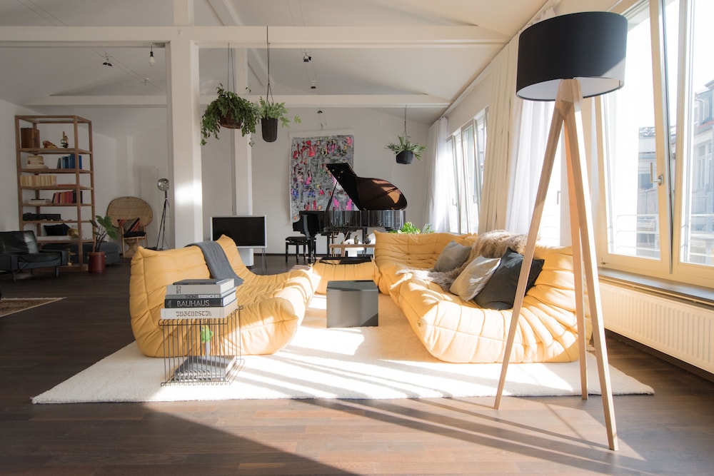 Weimar Central Artist Loft 120 m2 — 4-Star Luxury Hotel in Weimar, Germany