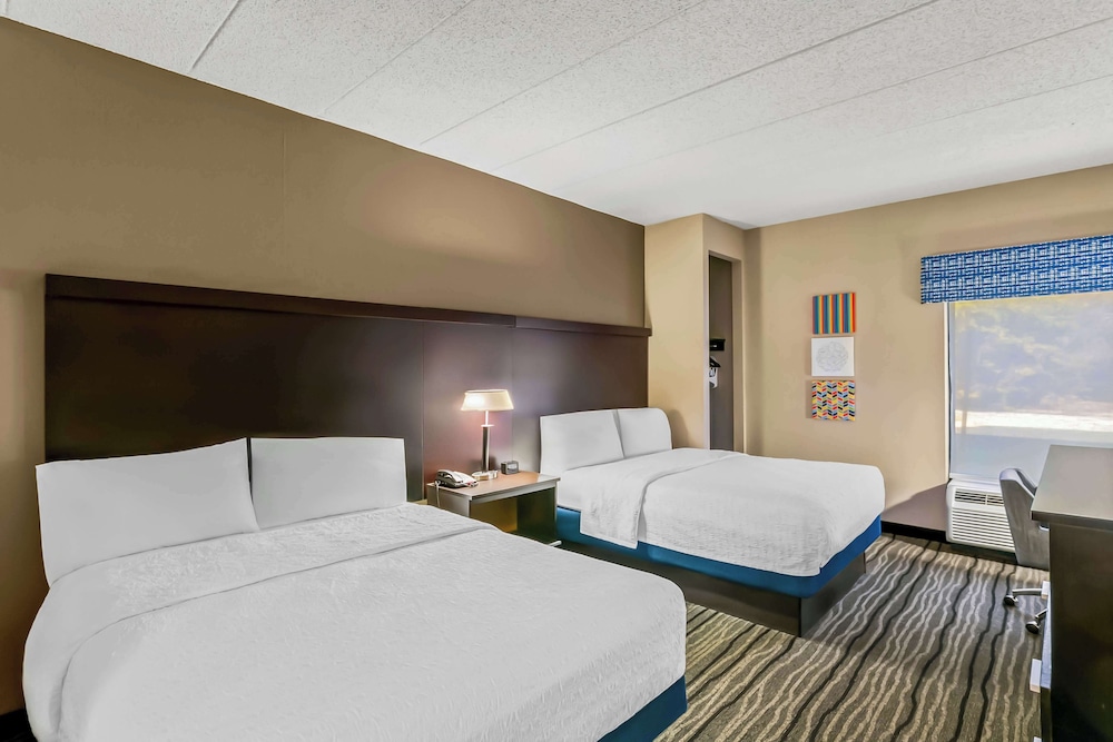 Hampton Inn Bowie - photo 21