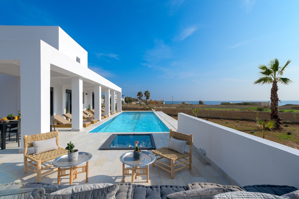 Seawater Villa — 5-Star Luxury Hotel in Rodos, Greece