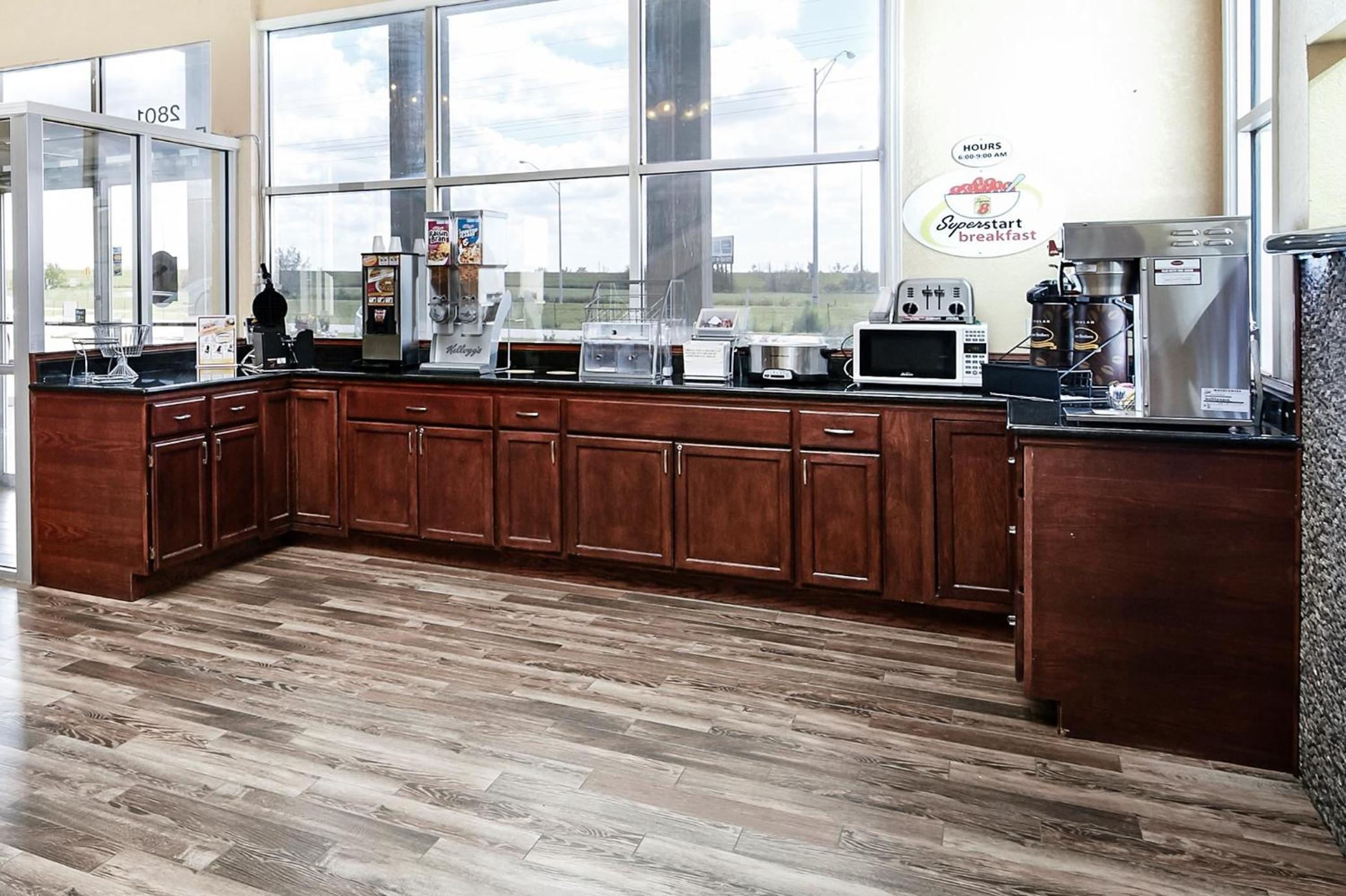 Super 8 by Wyndham Elk City - photo 20
