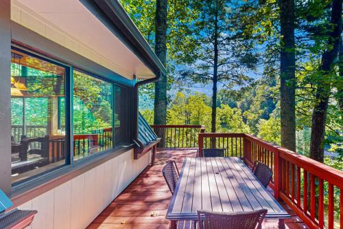 Chalet at Peek's Creek — 4-Star Luxury Hotel in Franklin, United States