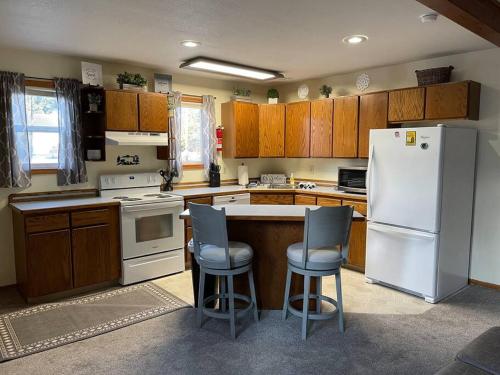 Den Mishka Kodiak's Den of the Little Bear — 4-Star Luxury Hotel in Kodiak, United States