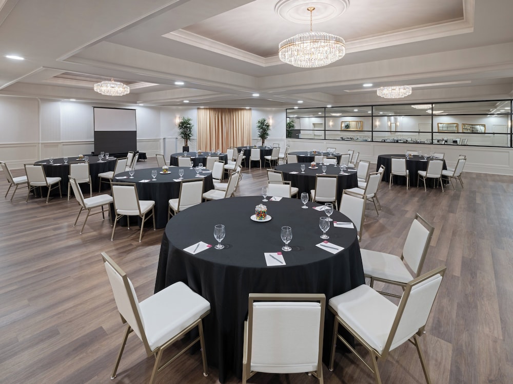 Crowne Plaza Suffern Mahwah by IHG - photo 47