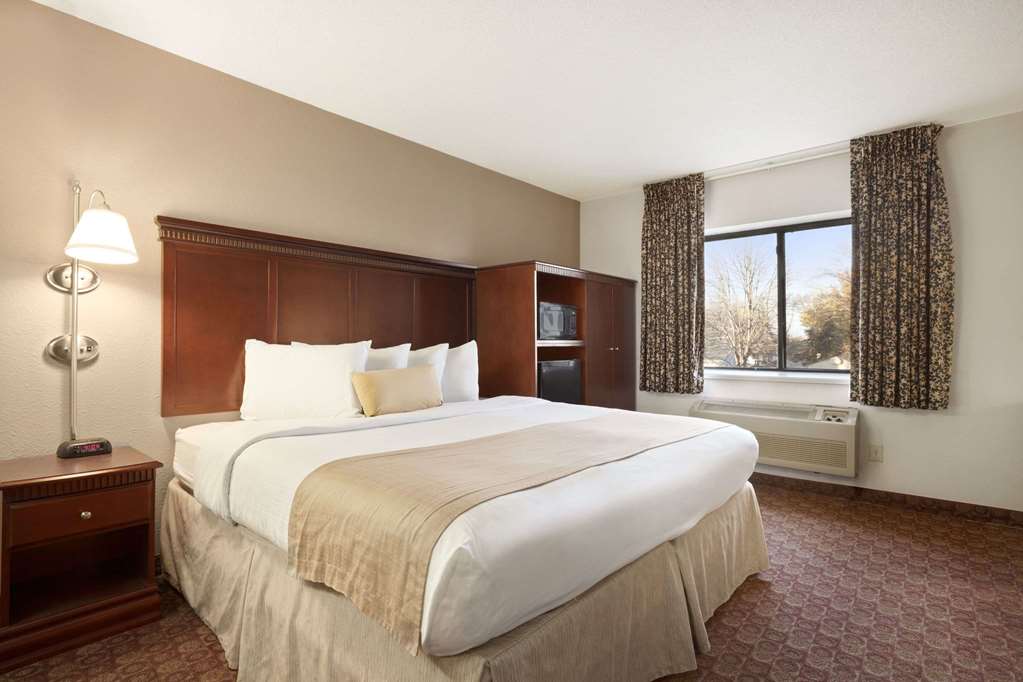 Baymont by Wyndham Sioux Falls - photo 10