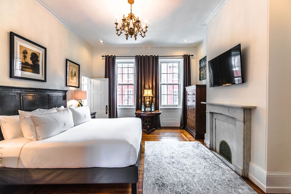 The Dwight D Hotel - photo 18