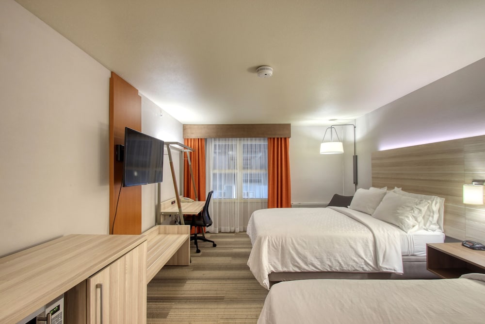 Holiday Inn Express Hotel & Suites Milwaukee Airport by IHG - photo 29