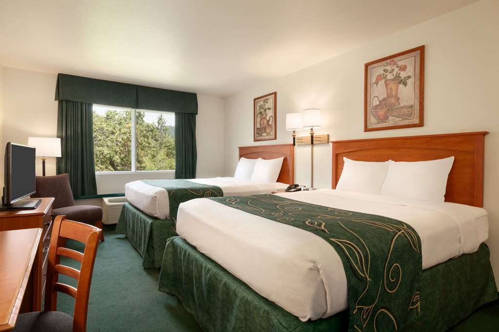 Travelodge by Wyndham Dunsmuir - photo 13