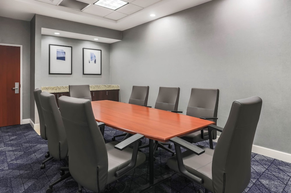 Courtyard by Marriott Austin Airport - photo 28