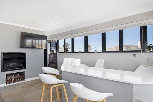 Sunset Links Villa 54 — 4-Star Luxury Hotel in Cape Town, South Africa