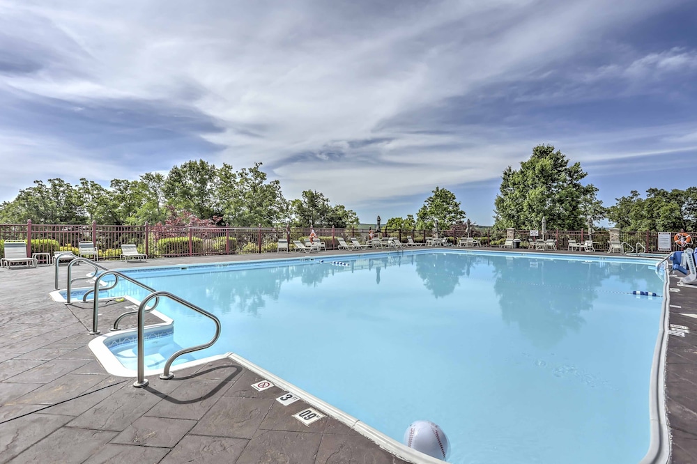 Holiday Hills Resort Condo with Hot Tub Access - photo 8