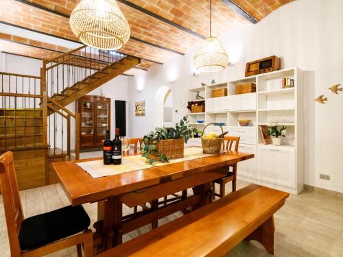 GuestHost Podere Rural Chic Garden & Parking — 4-Star Luxury Hotel in Siena, Italy