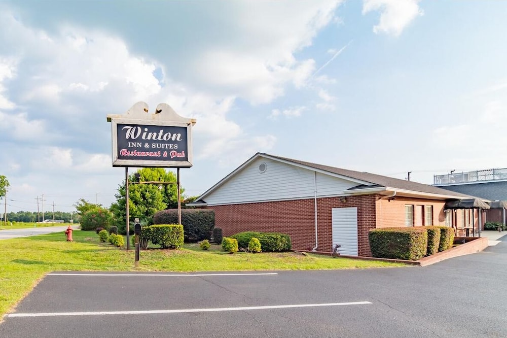 Winton Inn & Suites - photo 12