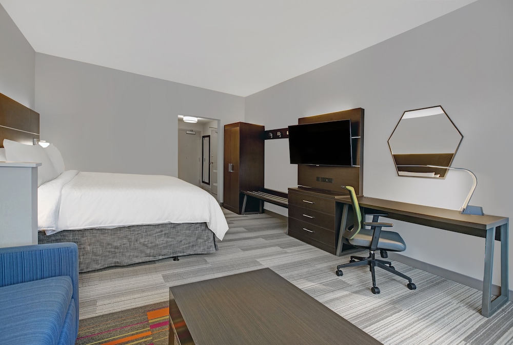 Holiday Inn Express Milwaukee Downtown by IHG - photo 8