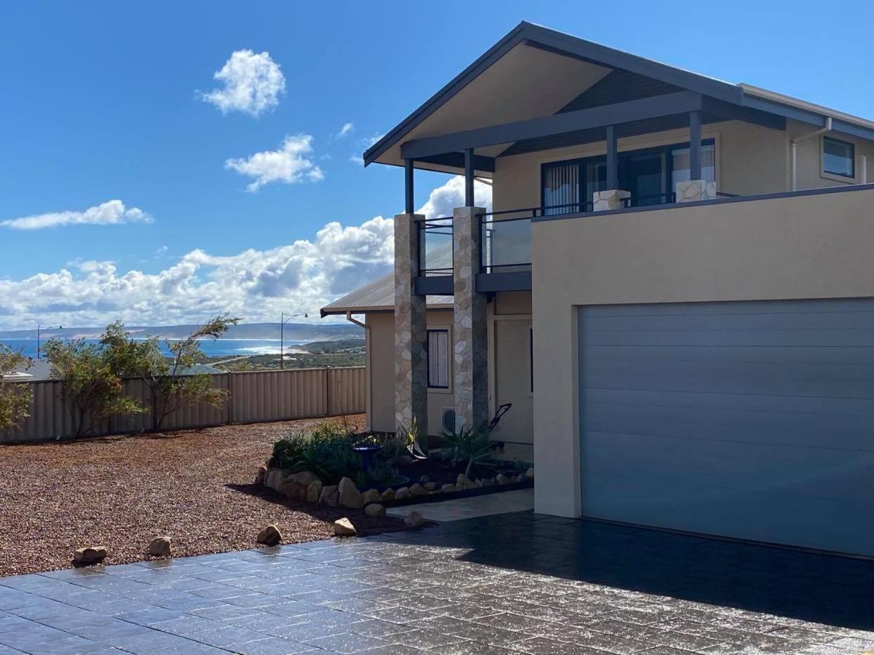 The Lookout Kalbarri Amazing Views Free Wifi & Netflix — hotel in Kalbarri