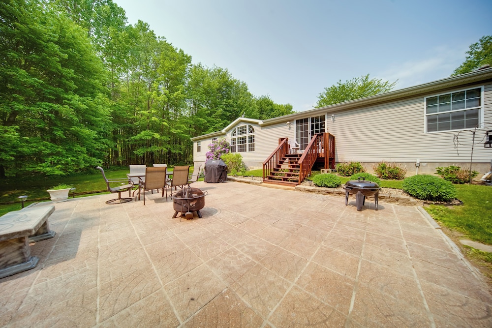 Secluded Ohio Getaway on 65 Acres in Jefferson, United States