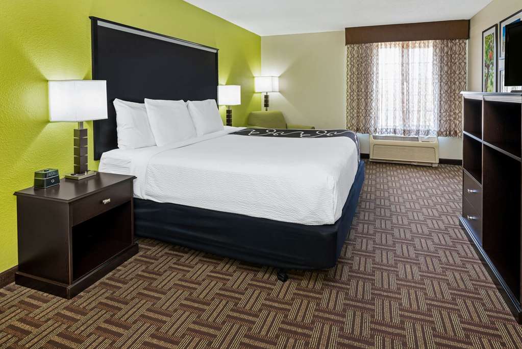 La Quinta Inn & Suites by Wyndham Fruita - photo 30