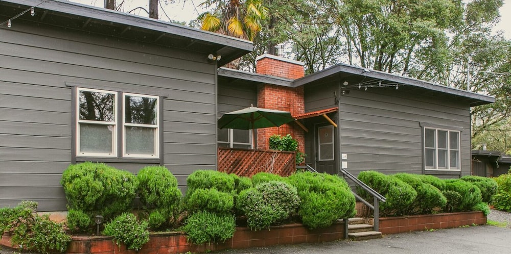 Anderson Valley Inn — Philo