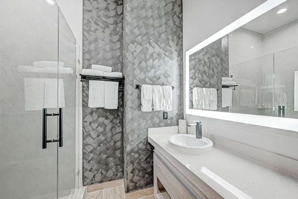 Surestay Hotel By Best Western Houston Southeast - photo 7