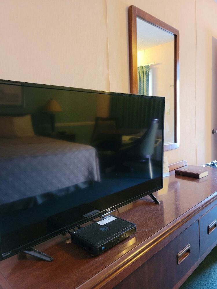 Windtree Inn - photo 6