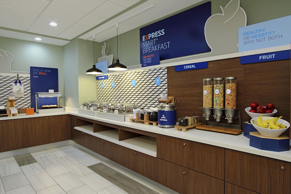 Holiday Inn Express & Suites Lake Charles South Casino Area by IHG - photo 86