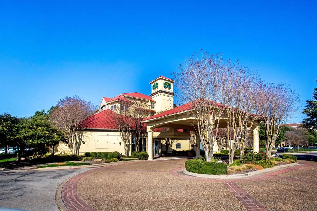 La Quinta Inn & Suites by Wyndham Austin Southwest - photo 2