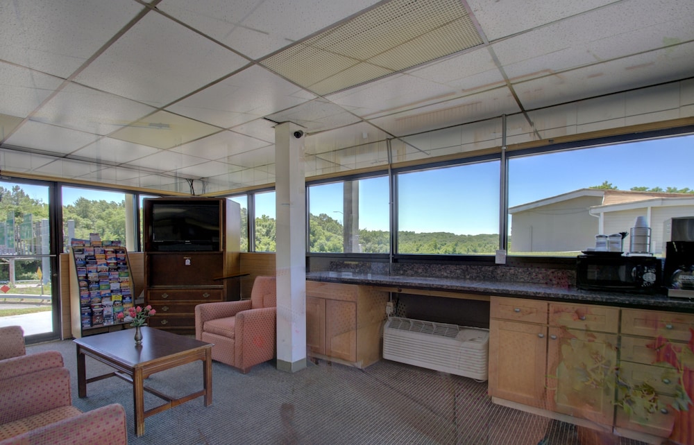 Village Inn Maryland - photo 2