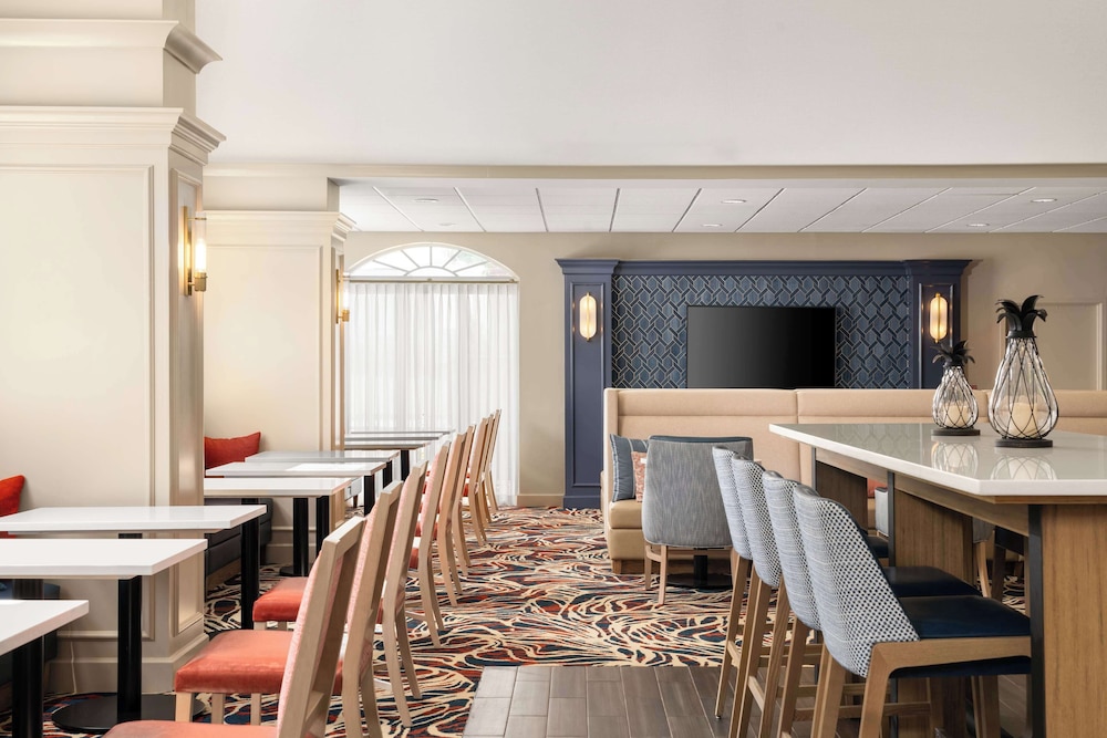 Hampton Inn & Suites Newport Middletown - photo 4