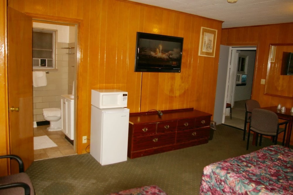 Kenwood Motel - photo 12
