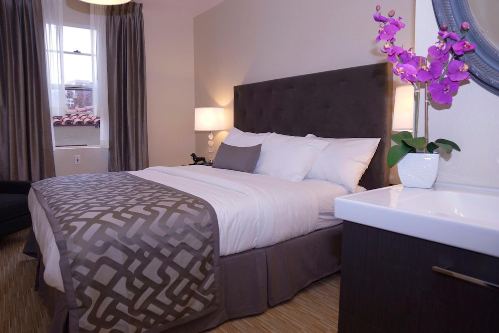 Urban Boutique Hotel - photo 10